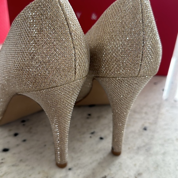 Shoes - Picture 3 of 7